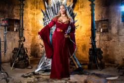  Rebecca More Ella Hughes Queen Of Thrones - 877x-e6wjg33yyg.jpg