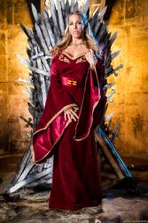  Rebecca More Ella Hughes Queen Of Thrones - 877x-u6wjg37fmg.jpg