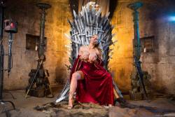  Rebecca More Ella Hughes Queen Of Thrones - 877x-g6wjgl8w5y.jpg