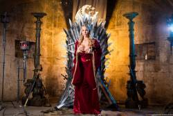  Rebecca More Ella Hughes Queen Of Thrones - 877x-z6wjg50vct.jpg
