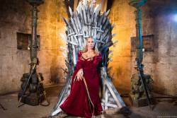  Rebecca More Ella Hughes Queen Of Thrones - 877x-q6wjg6n0eh.jpg
