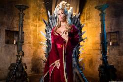  Rebecca More Ella Hughes Queen Of Thrones - 877x-06wjg4xjor.jpg