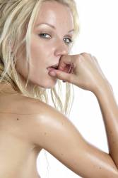 Gwyneth A Fiax v6wkcuoi1l