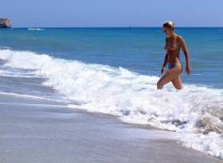 Beach blonde freephoto r6wkw5id03