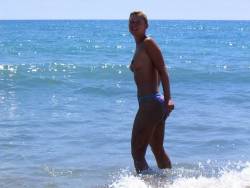 Beach blonde freephoto m6wkw5cvpa