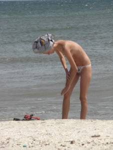 Skinny Beauty by the Sea [x16] d6wnpbxgvu