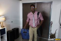 Riley Star Fucking Her Black Stepdad After His Trip 735x 2000x1333 g6wpktnjkk