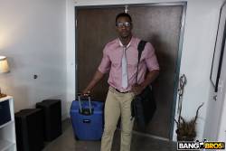Riley Star Fucking Her Black Stepdad After His Trip 735x 2000x1333 06wpktm306