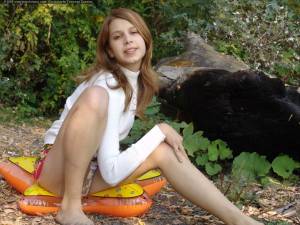 Teen Model Emily 1 s6wp1i76gn