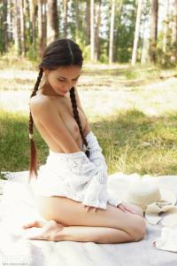 Leona Mia, 18 year old j6wpwpoog5