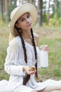 Leona Mia, 18 year old y6wpwocvji