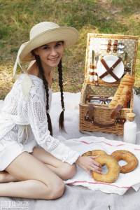 Leona Mia, 18 year old 06wpwnspnr