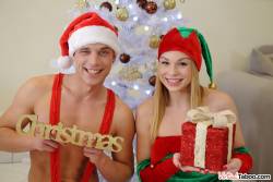 Rebecca Black Gabrielle Jingle Balls And Christmas Hoes 235 pics 1920px o6wvd0gy0x