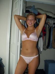 RC College Girl Doing Her Homework z6wwhjhpq3