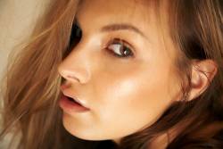 Carina A Bronzea k6wx5gp06h