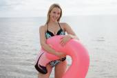 Swan Float with Agatha v6xeeot5cd