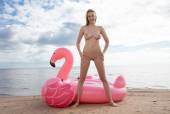 Swan Float with Agatha f6xeep3y70