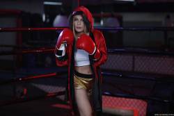 Sloan Harper Boxing Babe 368x 2495x1663 06xgtjui6y