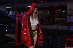 Sloan Harper Boxing Babe 368x 2495x1663 56xgtmn1wb