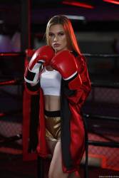 Sloan Harper Boxing Babe 368x 2495x1663 66xgtjl0jv