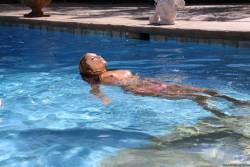 Tanner Mayes Poolside Slut, 1663x2495 px 421 pics a6xgue9wiq