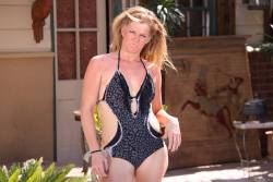 Tanner Mayes Poolside Slut, 1663x2495 px 421 pics u6xgud7deh