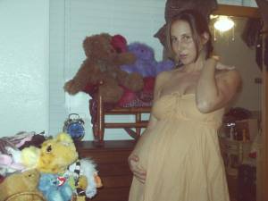 Pregnant girl , anno 2005 x29-66xf8l4mwg.jpg