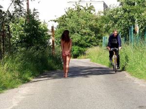 Sarka nude in public o6xfgoarru