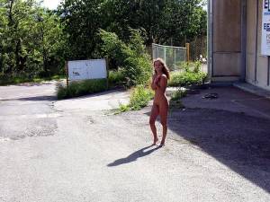 Sarka nude in public-s6xfgnvipk.jpg