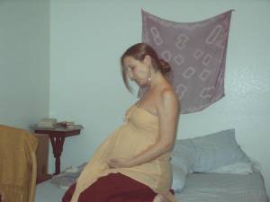 Pregnant-girl-%2C-anno-2005-x29-q6xf8l2vt5.jpg