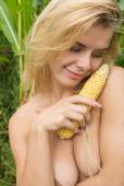 Farm Girl with Yelena j6xftv2lol