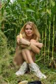 Farm Girl with Yelena p6xftxjxbo