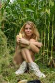 Farm-Girl-with-Yelena-p6xftxjxbo.jpg