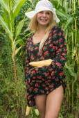 Farm Girl with Yelena 06xftvdg7u