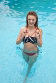 Poolside with Maxine x6xilsegdd