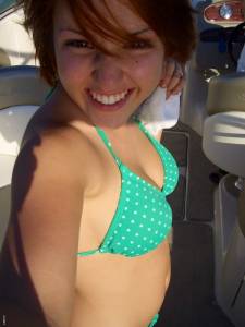 Green Bikini Comes Off x22 r6x005dxtg