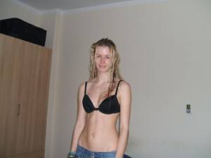 Blonde-Amateur-Teen-Babe-%2880-Pics%29-m6x0e6fnas.jpg