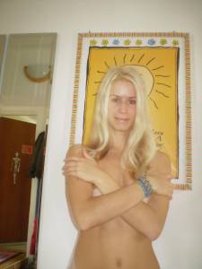 Blonde-Amateur-Teen-Babe-%2880-Pics%29-j6x0e7lkdi.jpg