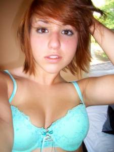 Green Bikini Comes Off x22 26x004xnfo