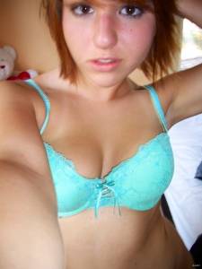 Green Bikini Comes Off x22 h6x004q47r