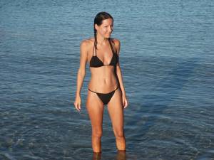 A Long Haired Brunette at the Beach x136-o6x2if27cy.jpg