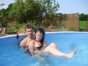 A-young-couple-playng-in-the-pool-%5Bx37%5D-36x2hs4ii3.jpg