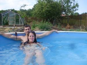 A young couple playng in the pool [x37]-j6x2hs3aab.jpg
