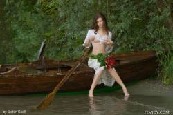 Susann Lady Of The Lake - x45 - 4000px u6x5xfkeov