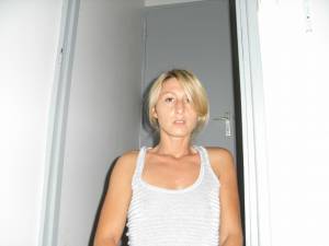 Blond chick dildos her asshole! x42 n6x526uvhh