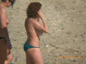 Big Tit Matures Topless On Beach 66x5225sqo