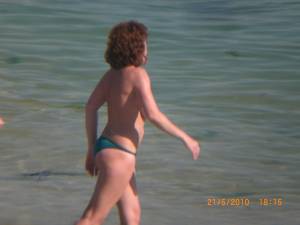 Big Tit Matures Topless On Beach-n6x522ltjr.jpg