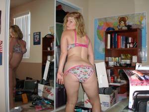 Naughty Blonde x64 66x53urpu1