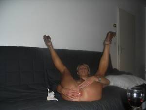 Blond chick dildos her asshole! x42 m6x5266peh