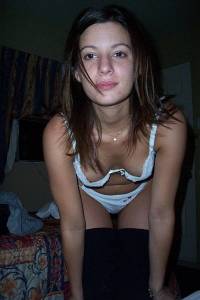 A Slim Brunette x50 q6x5qno0ys